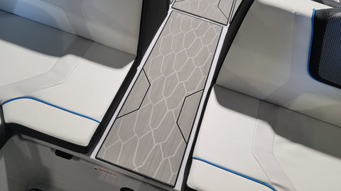 22ft Sport 23-Current MY / Titanium Gray over Black Brushed Laser / Dragon Scales