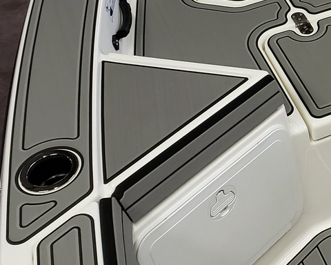 19ft FSH 2019-Current MY / Smoke Gray SeaDek (Marine Mat equivalent: Slate Gray) / Pinline Style