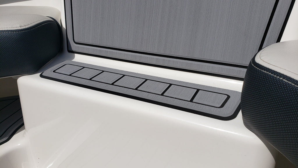 Marine Mat Bow Step Mat for Yamaha 21 Foot Sport Boats (2012-2016)