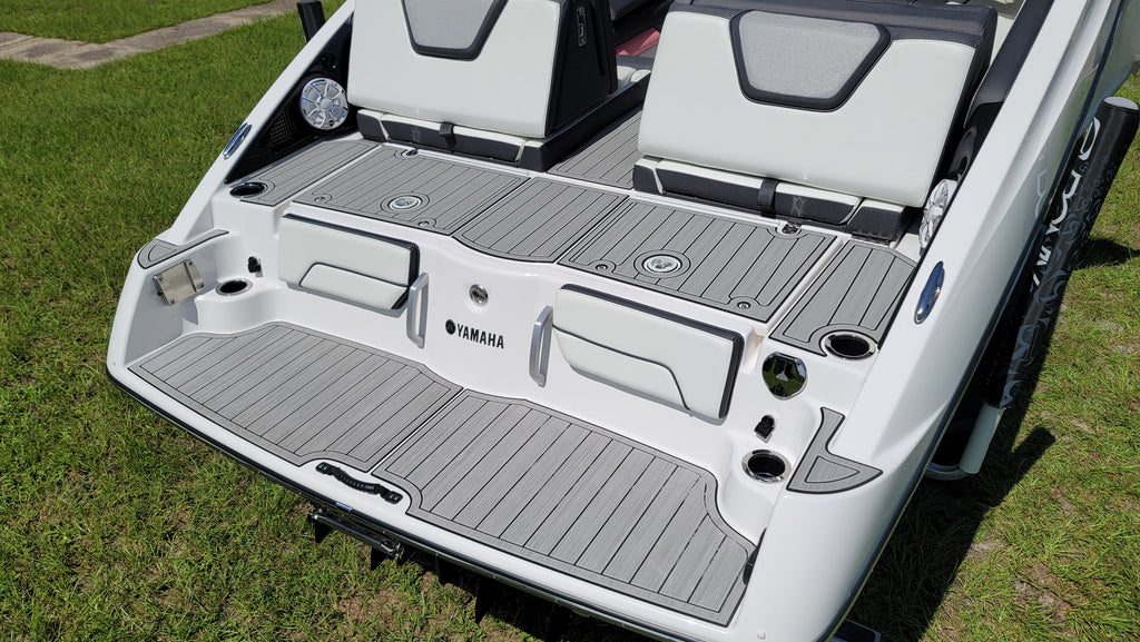 25ft Sport 21-Current MY / Titanium Gray over Black Brushed Laser / 2 Inch Teak 